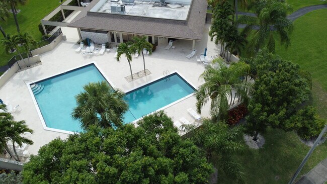 Building Photo - 297 Deer Creek Blvd