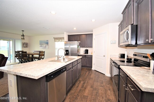Building Photo - 3590 Sunfish Dr