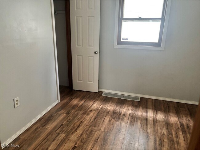 Building Photo - 3455 W 49th St