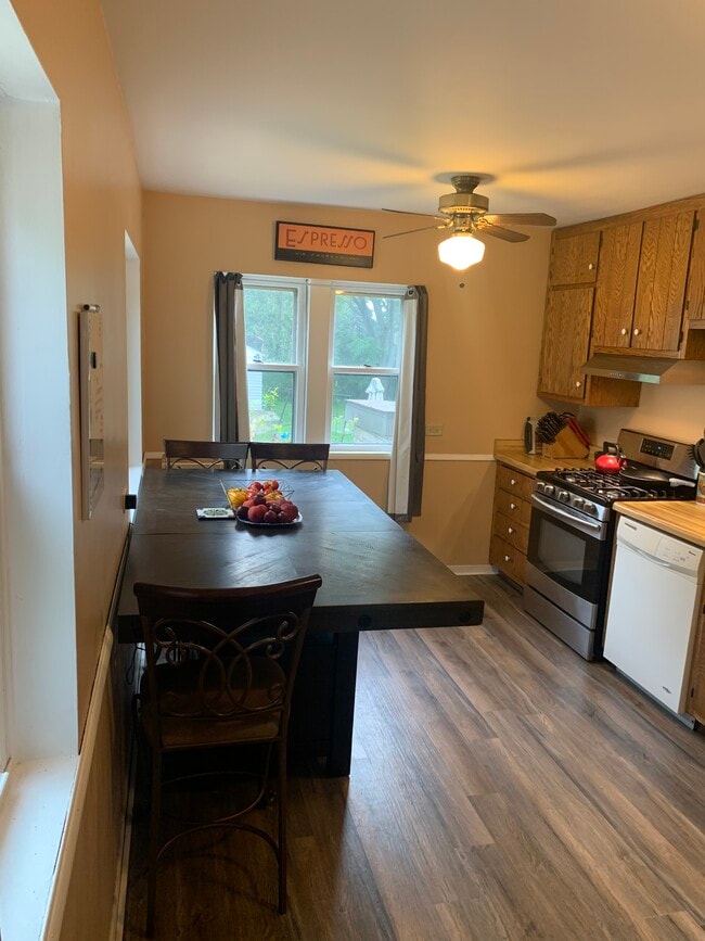 Building Photo - 3269 S 95th St