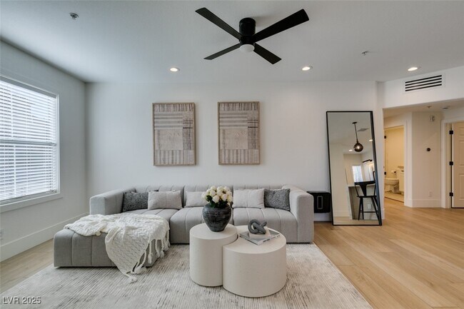 Building Photo - 8777 W Maule Ave