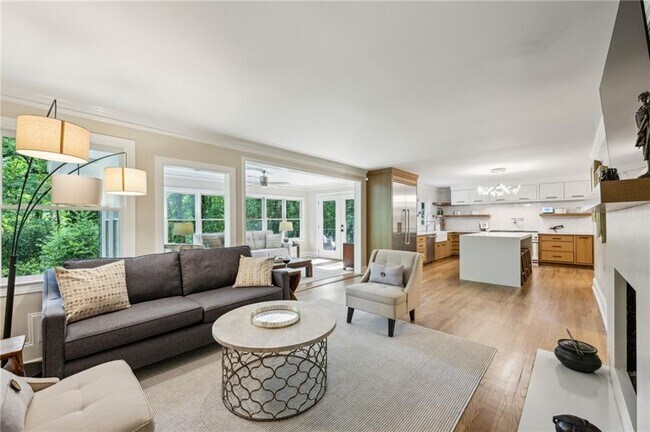 Building Photo - 1130 Angelo Ct NE