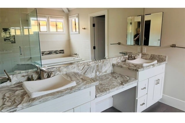 Building Photo - 605 Bay Hill Dr