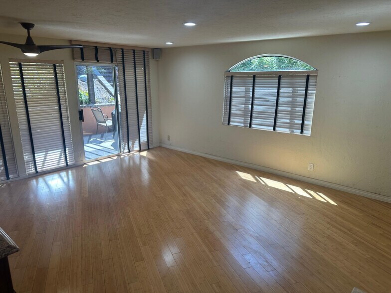 Building Photo - 4400 Portico Pl