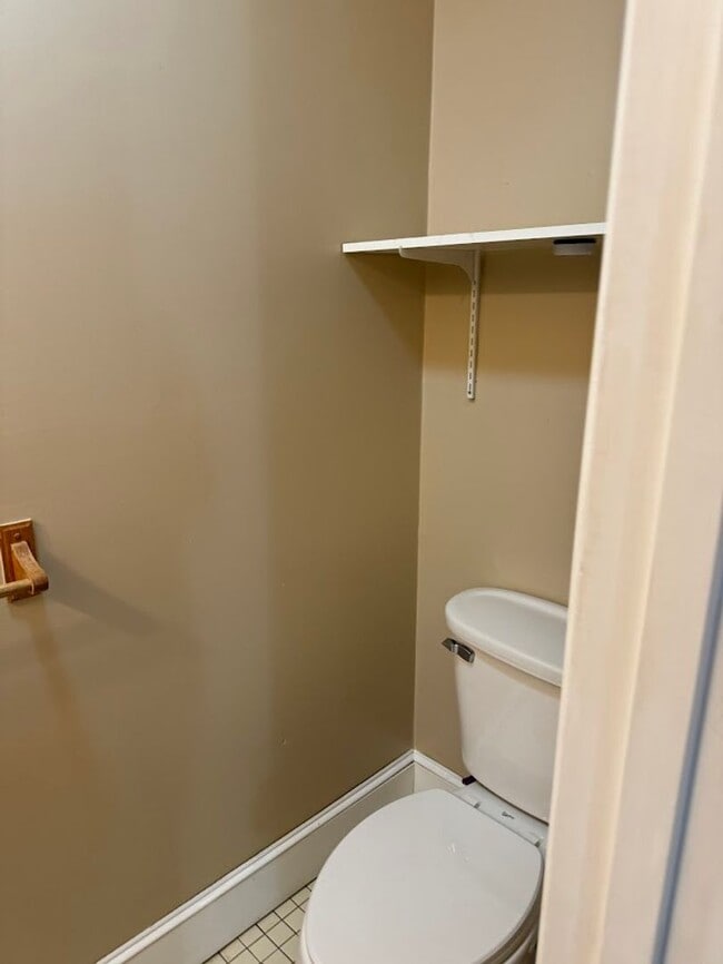 Building Photo - Portsmouth 1 bedroom