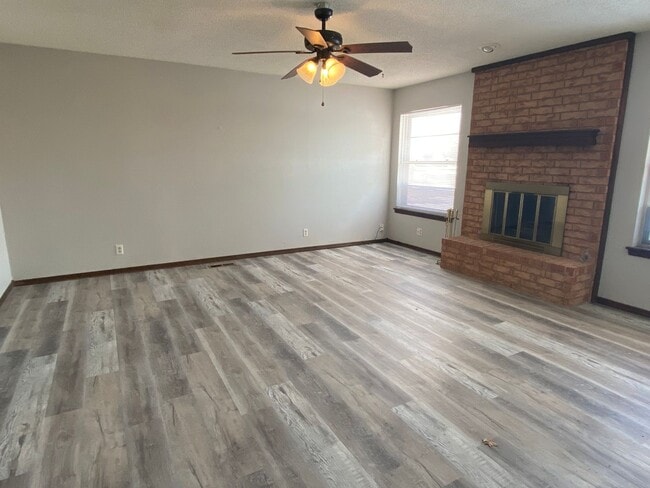 Building Photo - Welcome home!