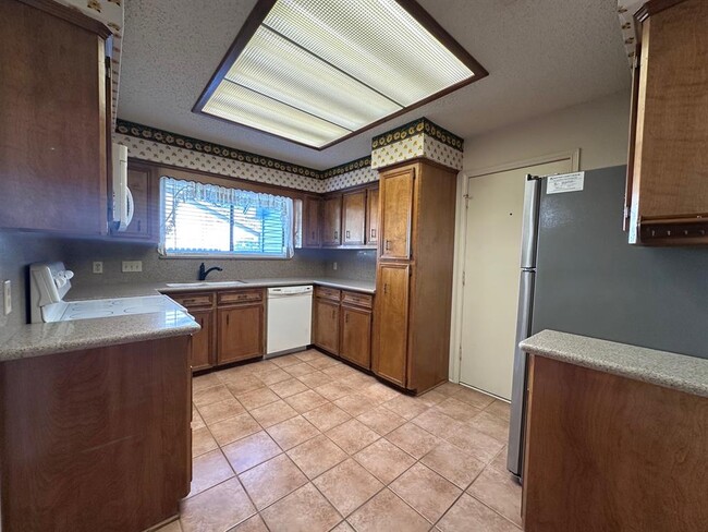 Building Photo - 110 Puna Ln