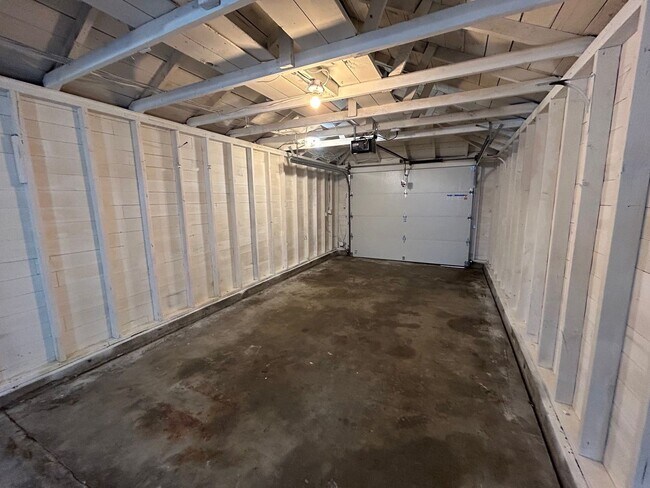 Building Photo - Completely Updated 2 bedroom 1 bath home with rustic charm