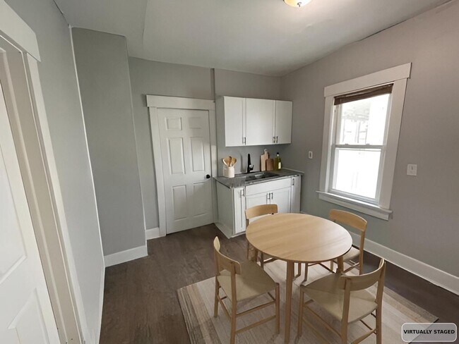 Building Photo - 530 Rosemont Ct NW