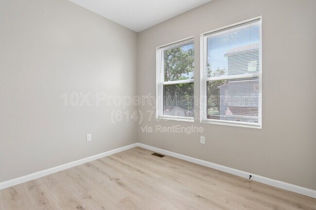 Building Photo - 1209 E Whittier St