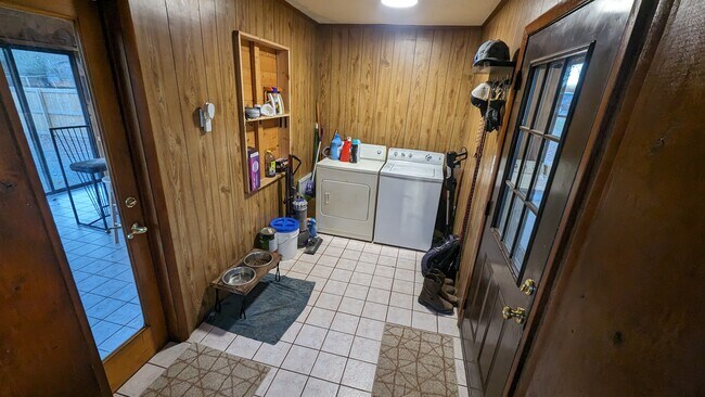 Building Photo - 4640 Conebury Ln