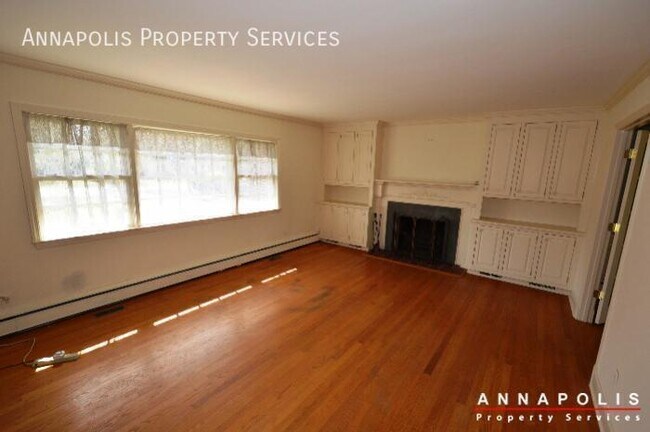 Building Photo - 208 Avondale Cir