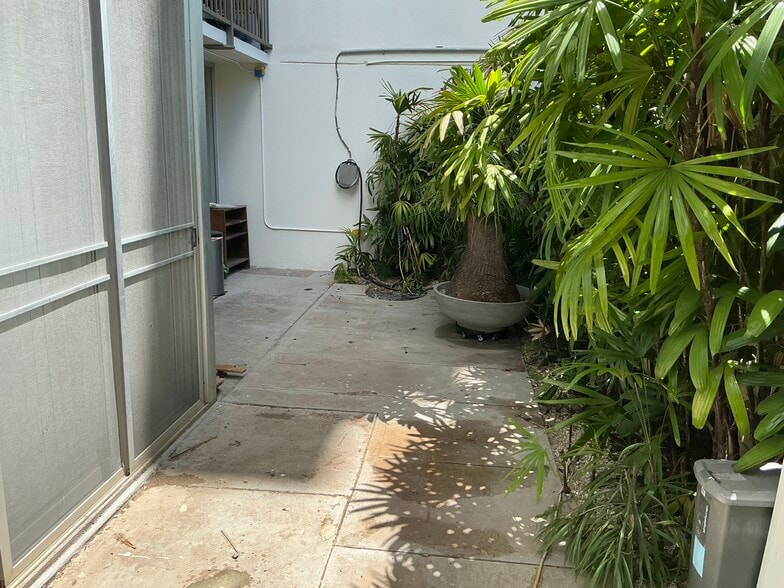 Building Photo - 1634 Makiki St