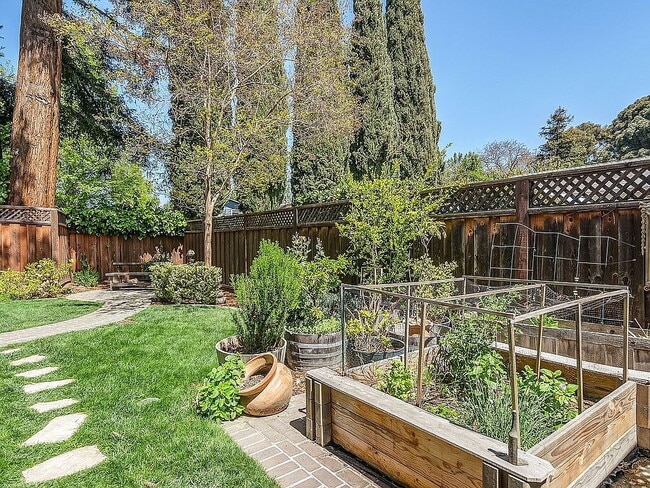 Building Photo - "Charming 4-Bedroom Retreat with 3 Full Baths in Pleasanton – 2,398 Sq Ft of Comfortable Living!"