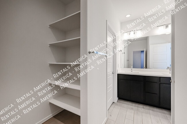 Building Photo - 5509 N 108th Ave