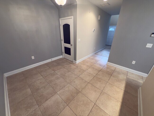 Building Photo - Christiansburg, 3 BR / 2.5 BA, Available Now