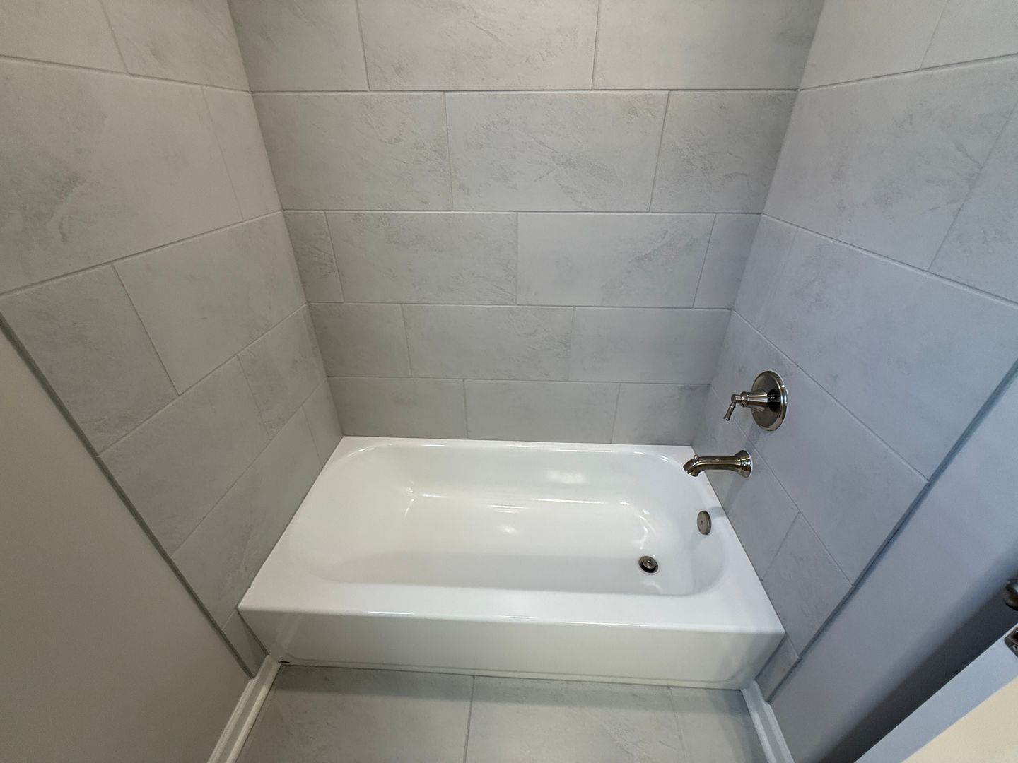 Building Photo - 592 Holden Dr