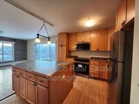 Building Photo - 140 Eagle St