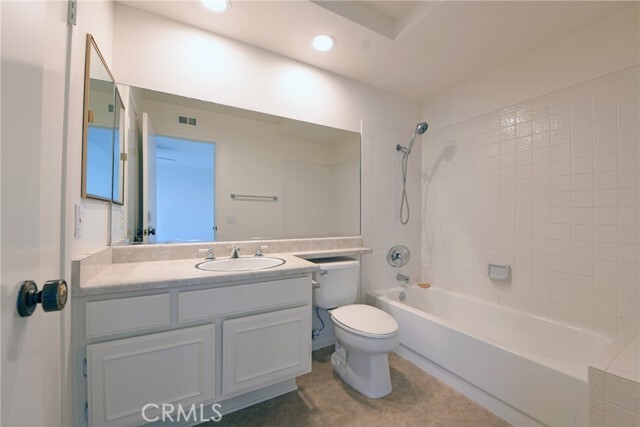 Building Photo - 26405 Mountain Grove Cir