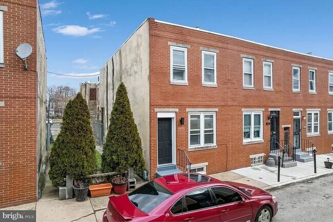 Building Photo - 2629 W Oakdale St