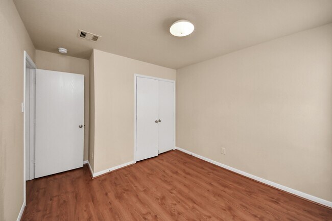 Building Photo - 8106 Montague Manor Ln