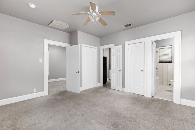 Building Photo - 2102 Brackenridge St