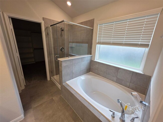 Building Photo - 229 Cresta Cv Ct