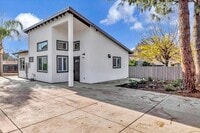 Building Photo - NEWER 2 BED, 1 BATH HOME WITH HUGE YARD AND ENCLOSED DRIVEWAY