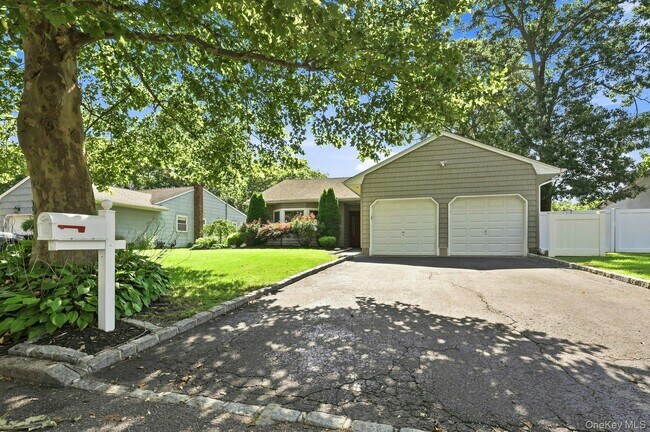 Building Photo - 8 Marlan Ct