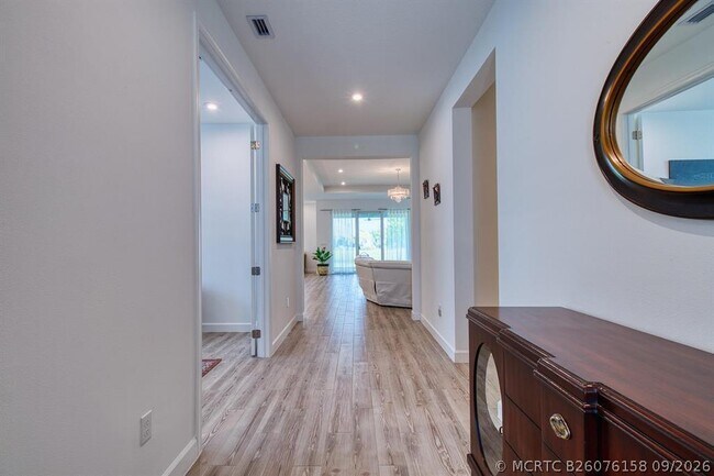 Building Photo - 10407 SW Aquila Wy