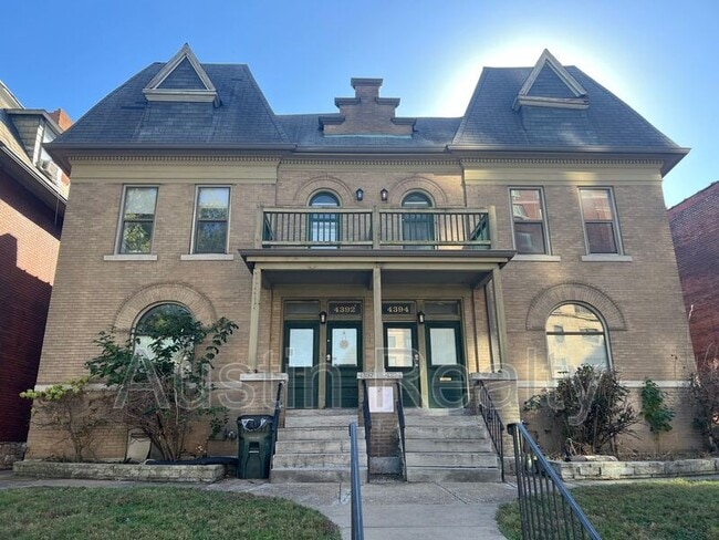 Primary Photo - 4394 McPherson Ave