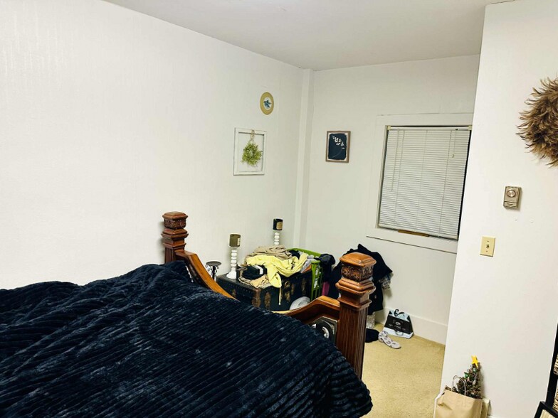 Building Photo - 160 N Main St