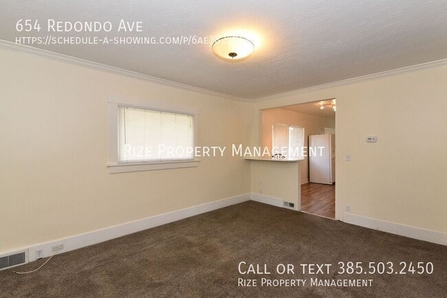 Building Photo - 654 E Redondo Ave
