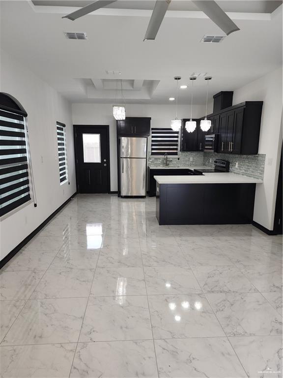 Building Photo - 13 W Woodson Dr