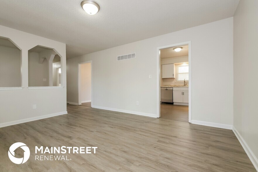 Building Photo - 1404 N Aztec Ave