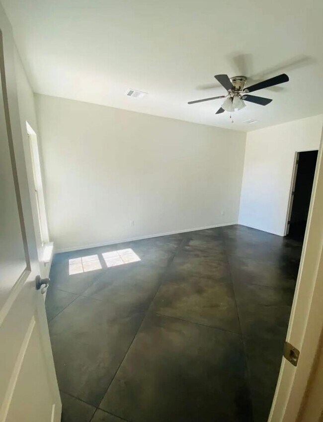 Building Photo - 5616 Gonzaga Ln