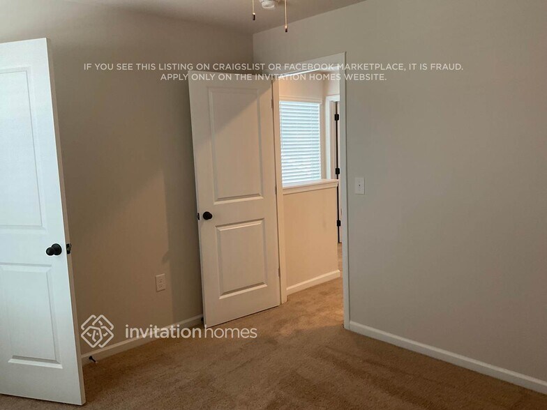 Building Photo - 3323 Fox Hall Dr