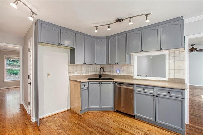 Building Photo - 390 Waverly Hall Cir