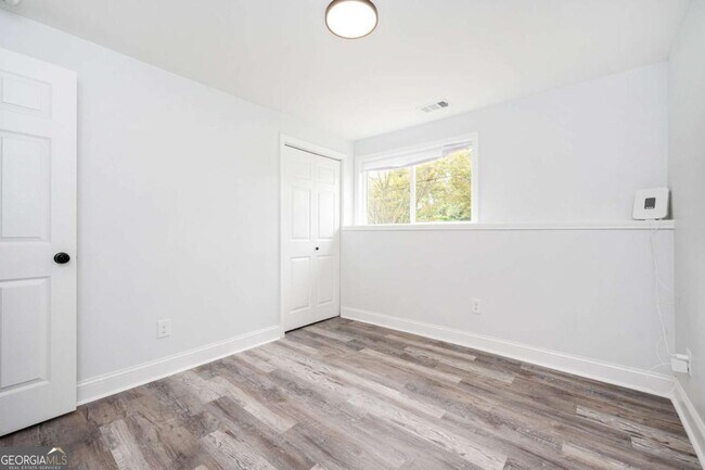 Building Photo - 3801 Hogan Rd SW