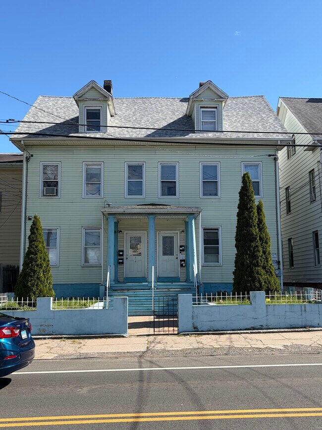 Building Photo - 154 Columbus Ave