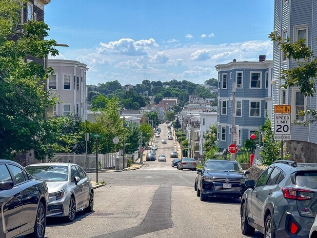 Building Photo - 152 Homes Ave