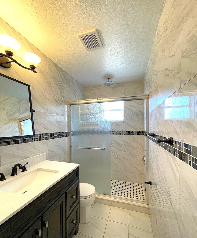 Building Photo - 2348 Cordova Ct