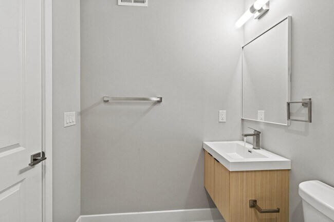 Building Photo - 2114 N 8th St