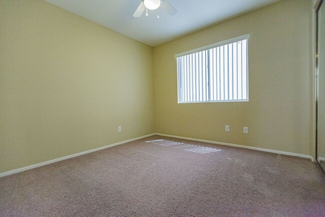 Building Photo - 1 Story home located in Silverado Ranch