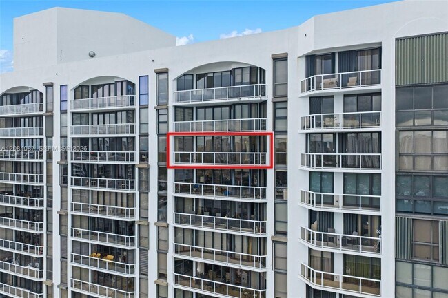 Building Photo - 3640 Yacht Club Dr