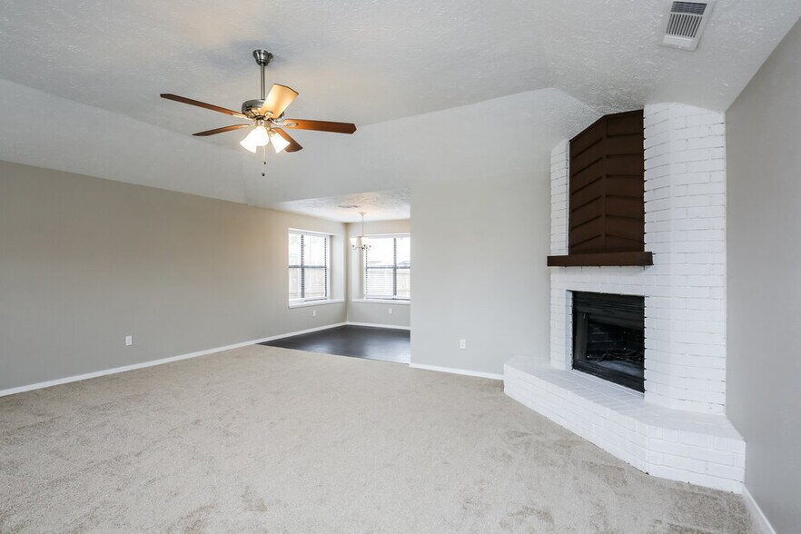 Building Photo - 3306 Seaboard Dr