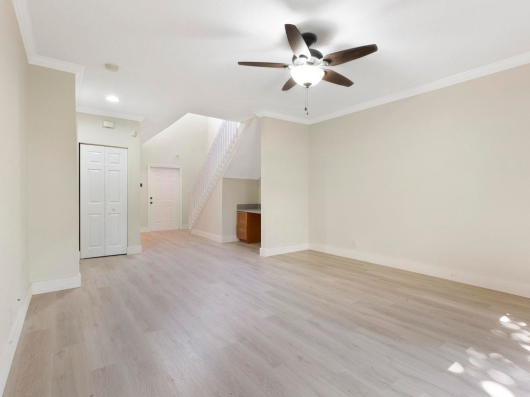 Building Photo - 316 Talia Cir
