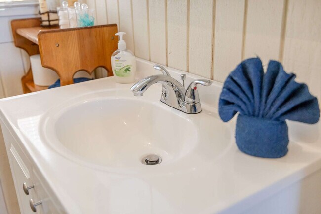 Building Photo - 640 S Columbia St