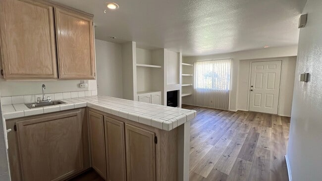 Building Photo - West Lancaster Townhouse in gated communit...