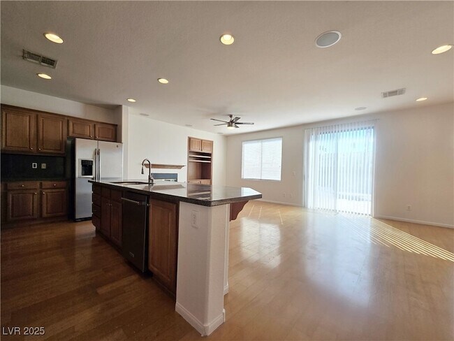 Building Photo - 7423 Coyote Cave Ave